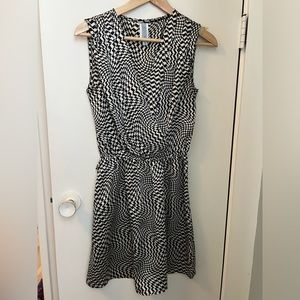 Fun patterned dress.